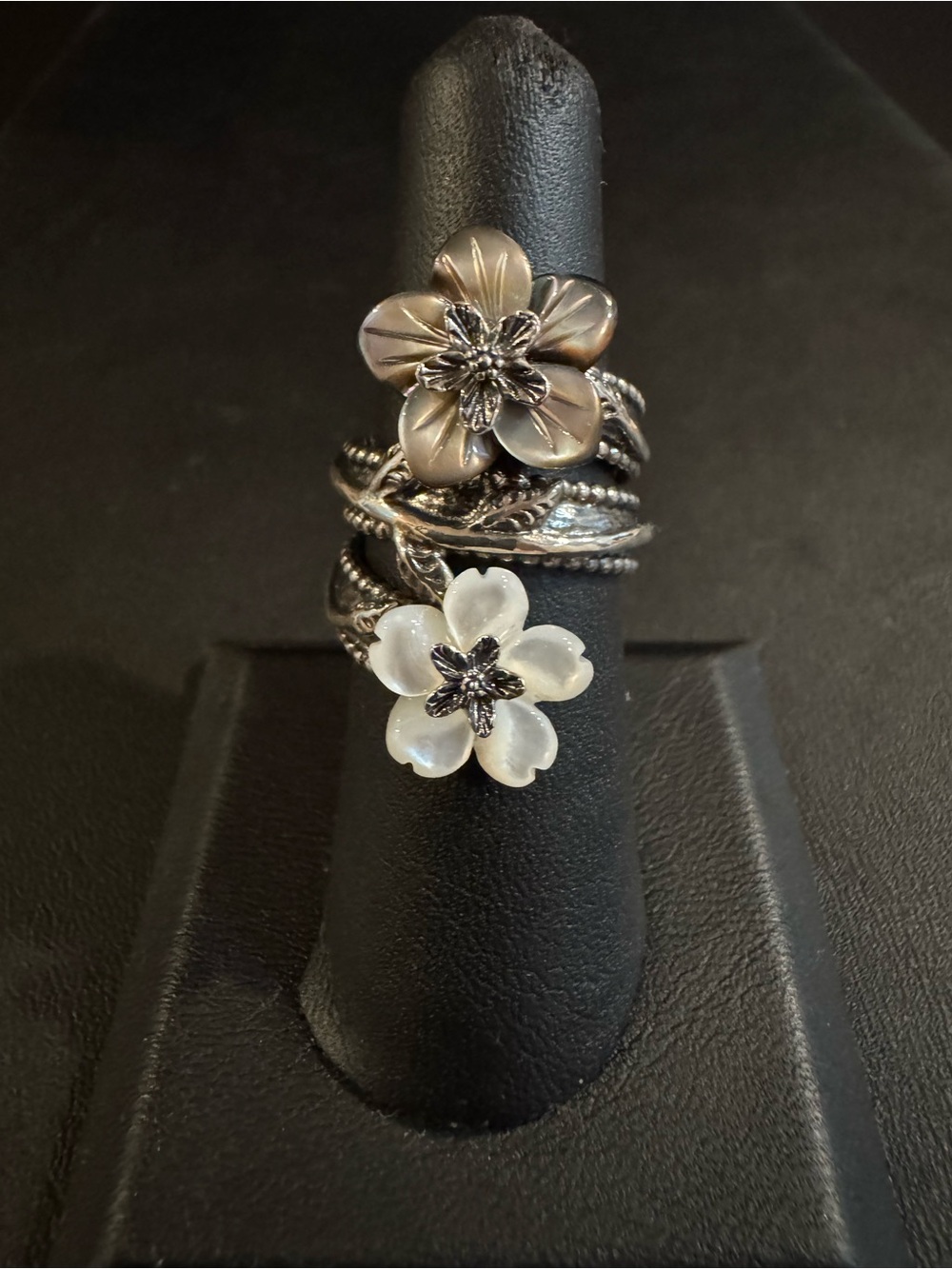 Or Paz Sterling Silver & Mother-of-Pearl Flower Ring